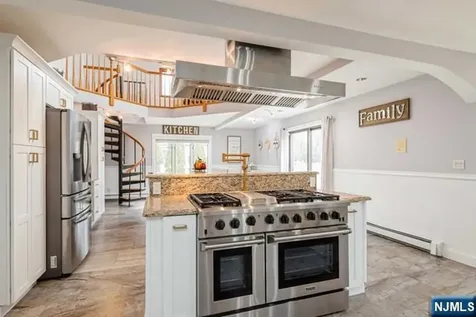 15 Fox Run North Caldwell NJ 07006