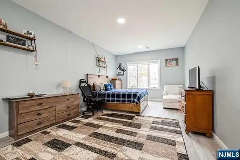 15 Fox Run North Caldwell NJ 07006