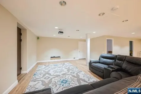 15 Fox Run North Caldwell NJ 07006