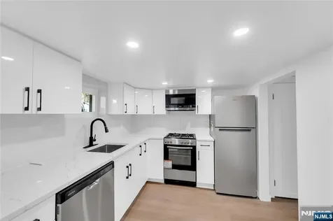 46 Chamberlain Avenue Little Ferry NJ 07643