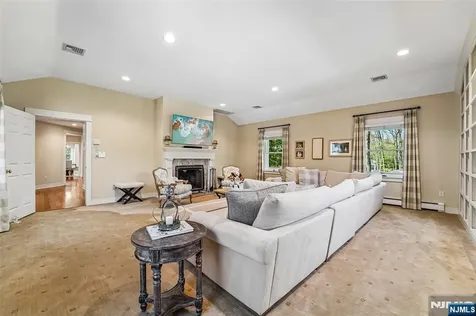 4 Conklin Court Allendale NJ 07401