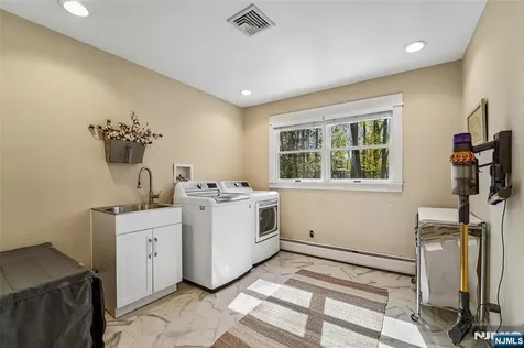 4 Conklin Court Allendale NJ 07401