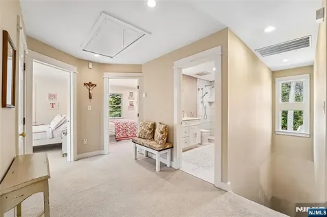 4 Conklin Court Allendale NJ 07401