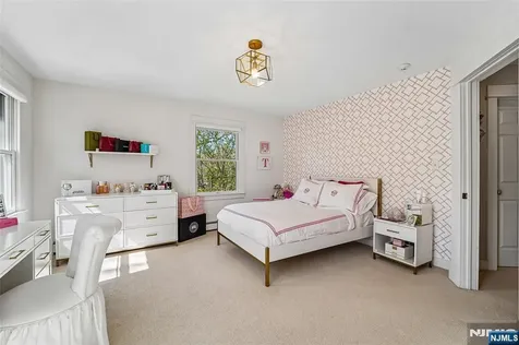 4 Conklin Court Allendale NJ 07401