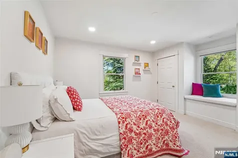4 Conklin Court Allendale NJ 07401