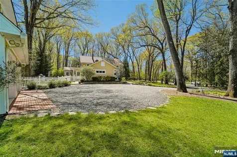 4 Conklin Court Allendale NJ 07401