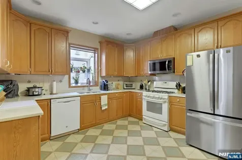 148 Magnolia Avenue Kearny NJ 07032
