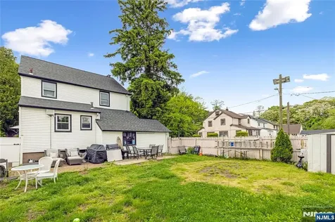 384 Woods Road Teaneck NJ 07666