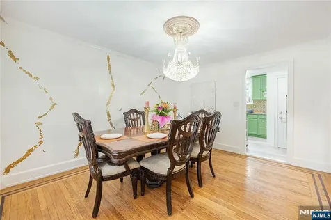384 Woods Road Teaneck NJ 07666