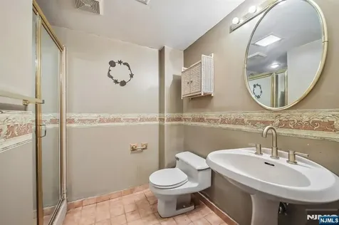 78 W 38th Street Bayonne NJ 07002