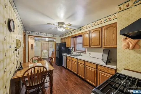 78 W 38th Street Bayonne NJ 07002