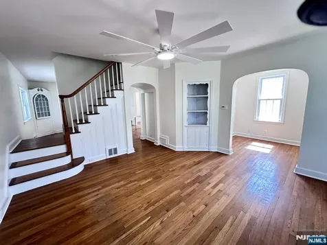 163 Passaic Hawthorne NJ 07506