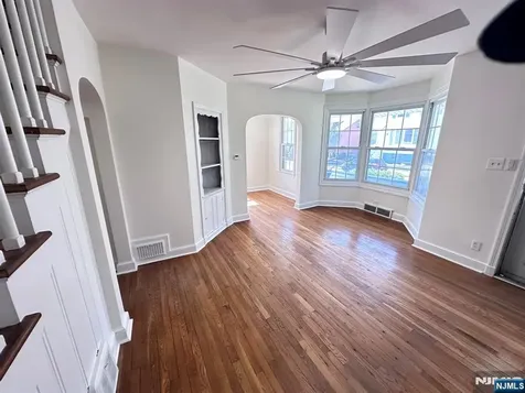 163 Passaic Hawthorne NJ 07506