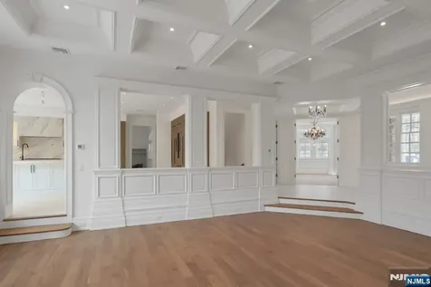 67 Robin Lane Alpine NJ 07620