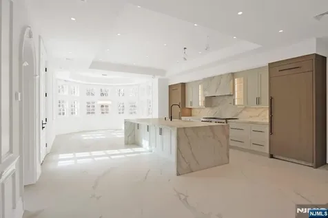 67 Robin Lane Alpine NJ 07620