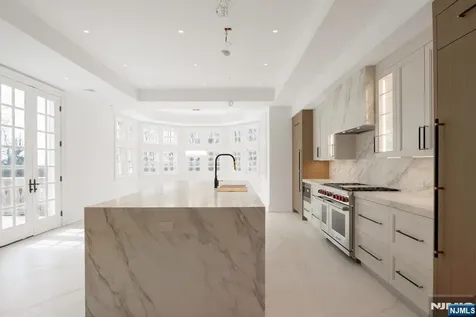 67 Robin Lane Alpine NJ 07620