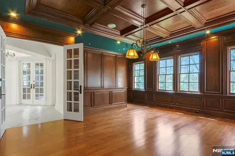 67 Robin Lane Alpine NJ 07620