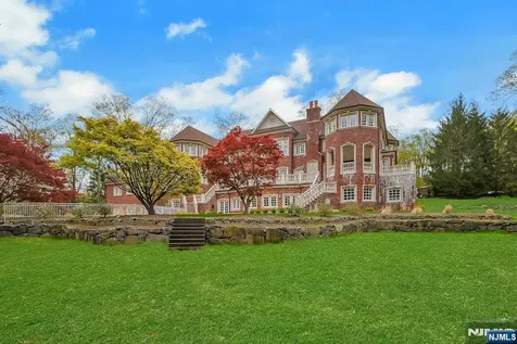67 Robin Lane Alpine NJ 07620