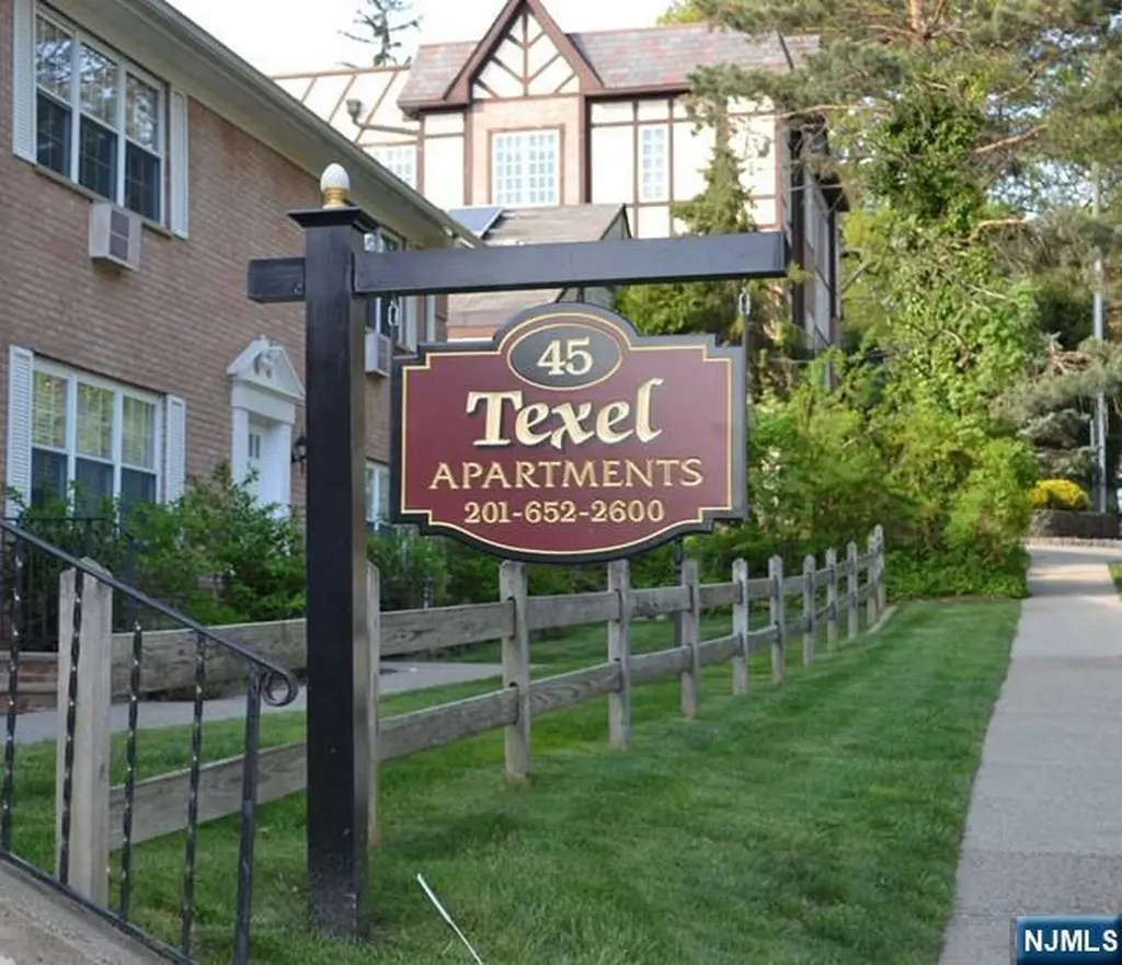 45 Maltbie Avenue Midland Park NJ 07432