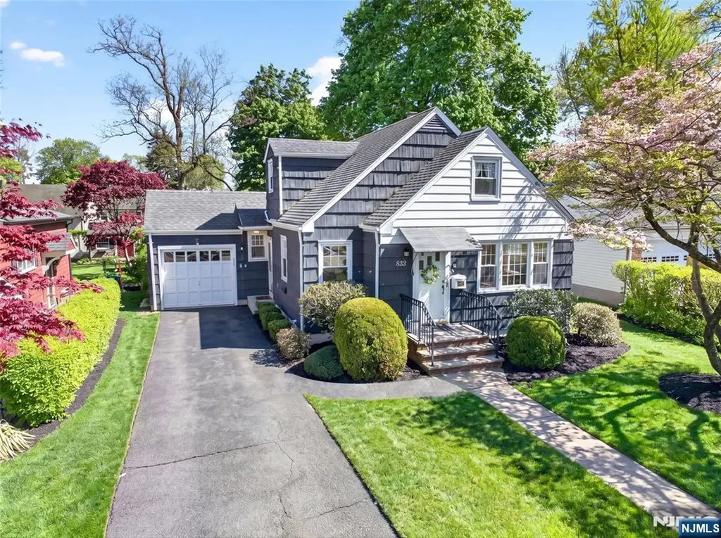 832 Summit Avenue Hackensack NJ 07601