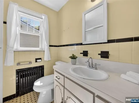 832 Summit Avenue Hackensack NJ 07601