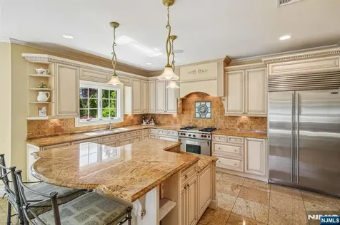 7 Jean Drive Englewood Cliffs NJ 07632