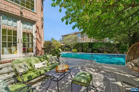 7 Jean Drive Englewood Cliffs NJ 07632