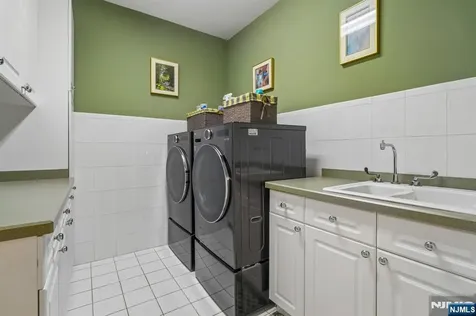 7 Jean Drive Englewood Cliffs NJ 07632