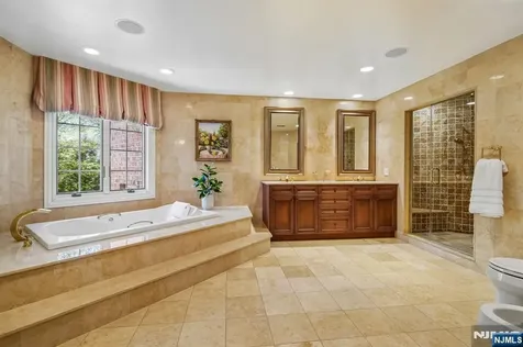 7 Jean Drive Englewood Cliffs NJ 07632