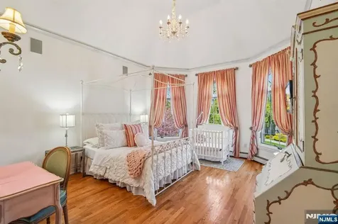 7 Jean Drive Englewood Cliffs NJ 07632