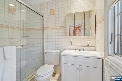 7 Jean Drive Englewood Cliffs NJ 07632