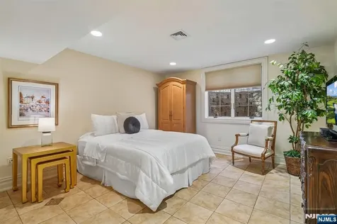7 Jean Drive Englewood Cliffs NJ 07632