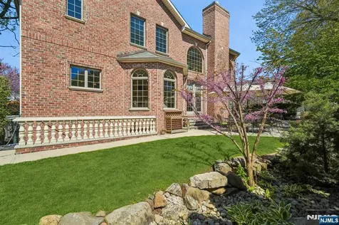 7 Jean Drive Englewood Cliffs NJ 07632