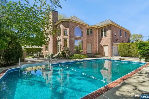 7 Jean Drive Englewood Cliffs NJ 07632