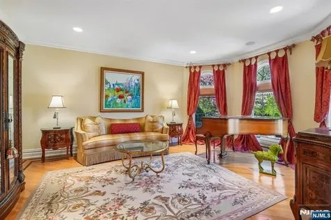 7 Jean Drive Englewood Cliffs NJ 07632