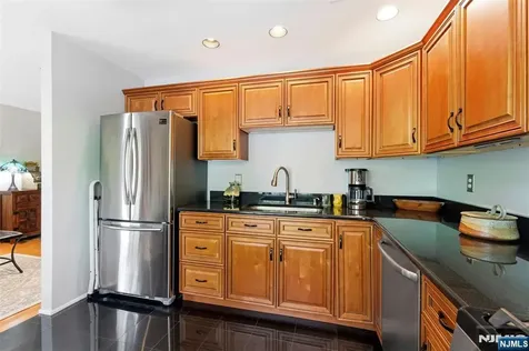 2063 Drake Court Mahwah NJ 07430
