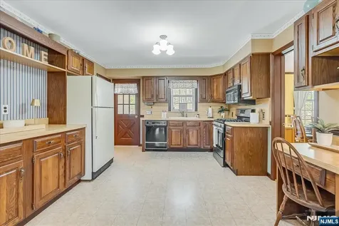 6 Fleming Court Washington Township NJ 07853