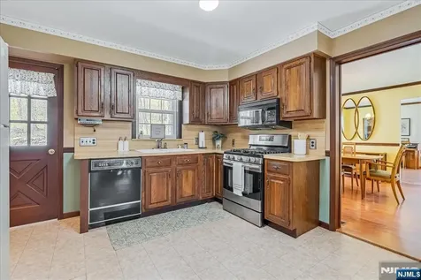 6 Fleming Court Washington Township NJ 07853