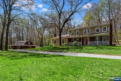 6 Fleming Court Washington Township NJ 07853
