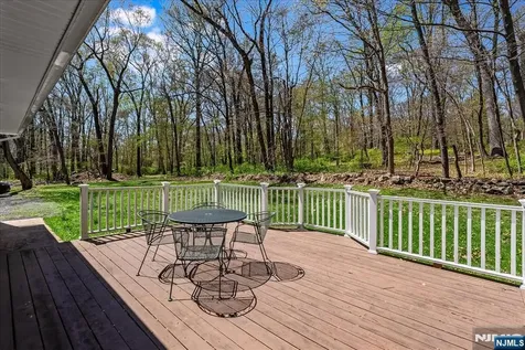 6 Fleming Court Washington Township NJ 07853