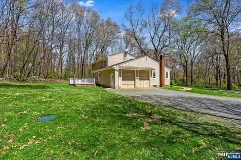 6 Fleming Court Washington Township NJ 07853