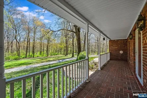 6 Fleming Court Washington Township NJ 07853