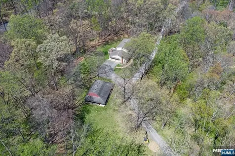 6 Fleming Court Washington Township NJ 07853