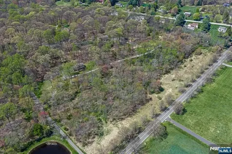 6 Fleming Court Washington Township NJ 07853