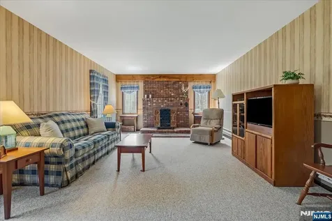 6 Fleming Court Washington Township NJ 07853