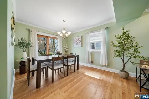 16 Lee Road Livingston NJ 07039