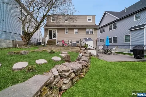 16 Lee Road Livingston NJ 07039