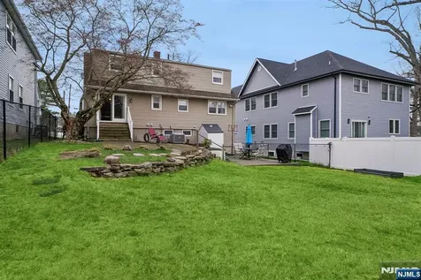 16 Lee Road Livingston NJ 07039