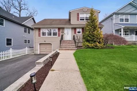 16 Lee Road Livingston NJ 07039