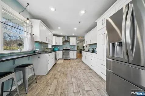 16 Lee Road Livingston NJ 07039